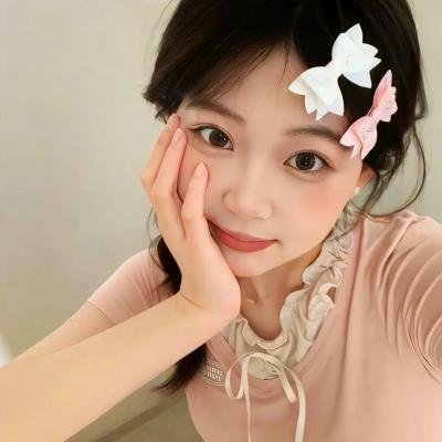 请和这个没用的我谈恋爱海报
