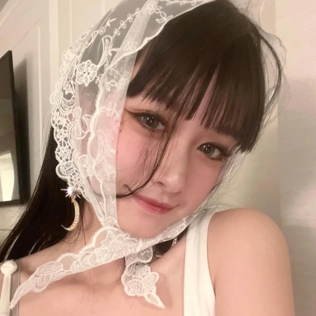 琪莉海报